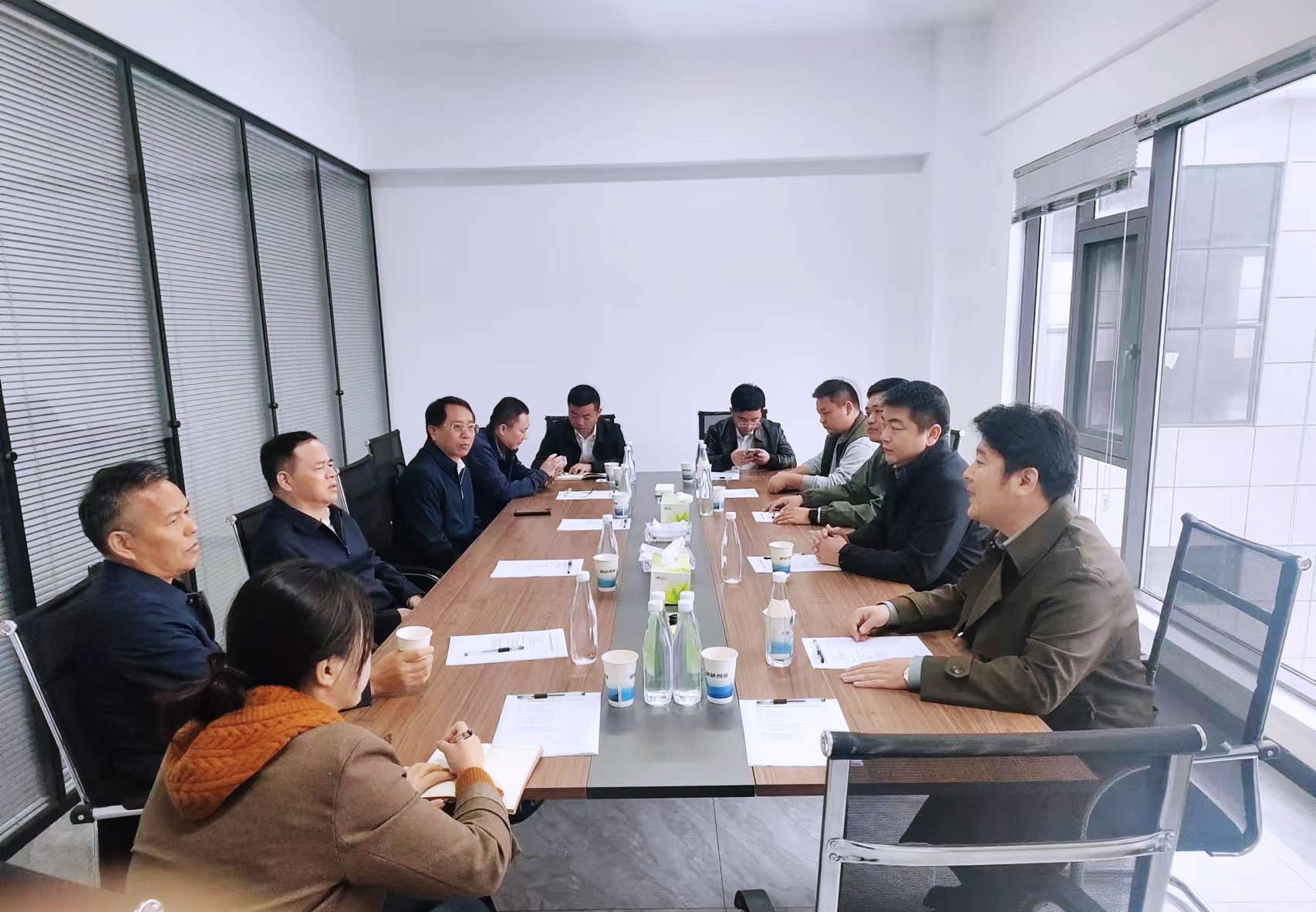 懷化市委常委、常務(wù)副市長尹培國帶隊考察蘇州智慧倍增數(shù)字科技有限公司智能制造中心-安徽鼎研智能科技