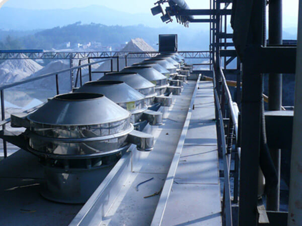 陶瓷泥漿振動篩現場